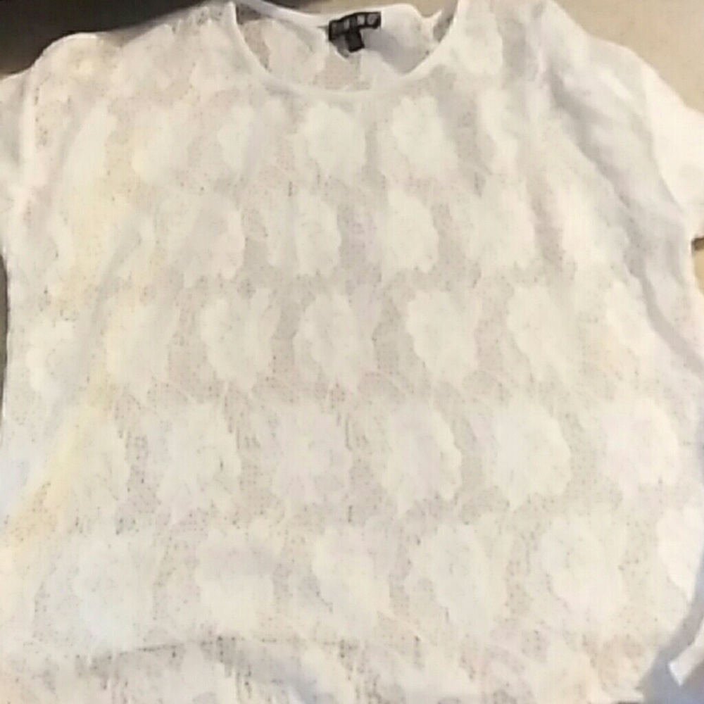 Tee shirt